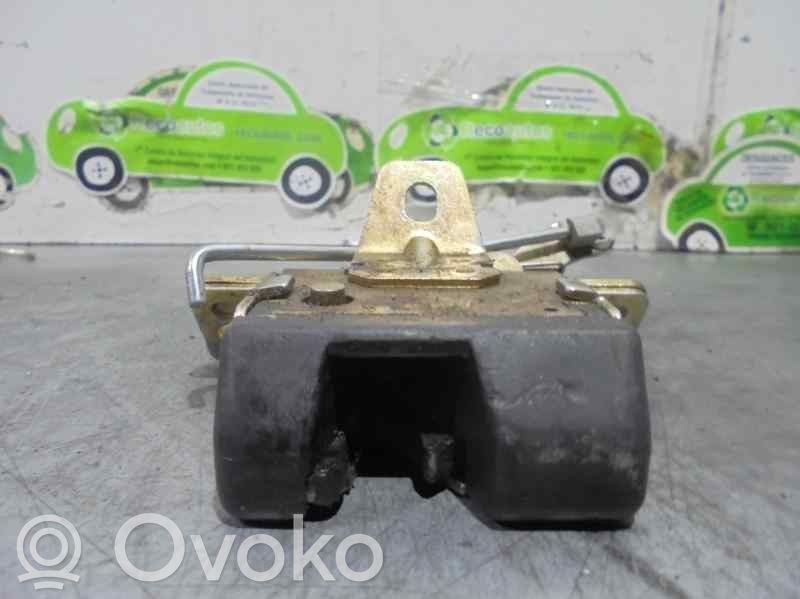 Opel Corsa B Spyna galinio borto 