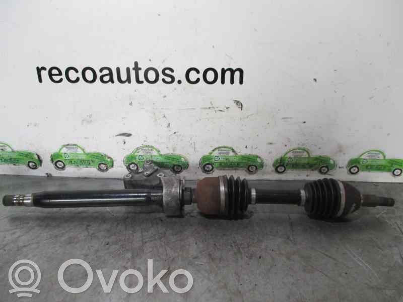 Etuvetoakseli