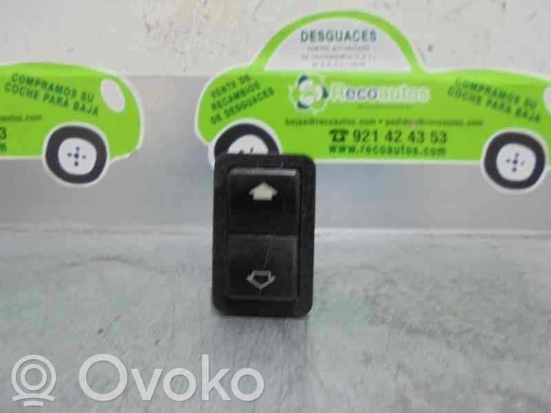 Interruptor del elevalunas eléctrico   8368974