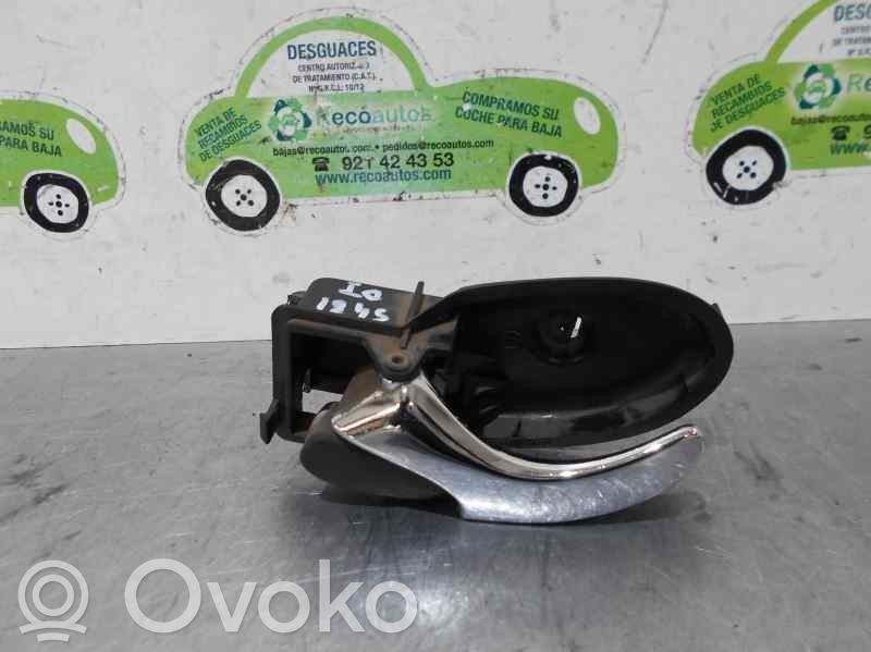 Ford Focus Front door interior handle 