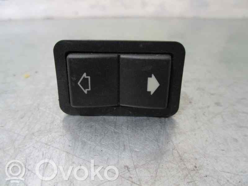 Electric window control switch   8368974