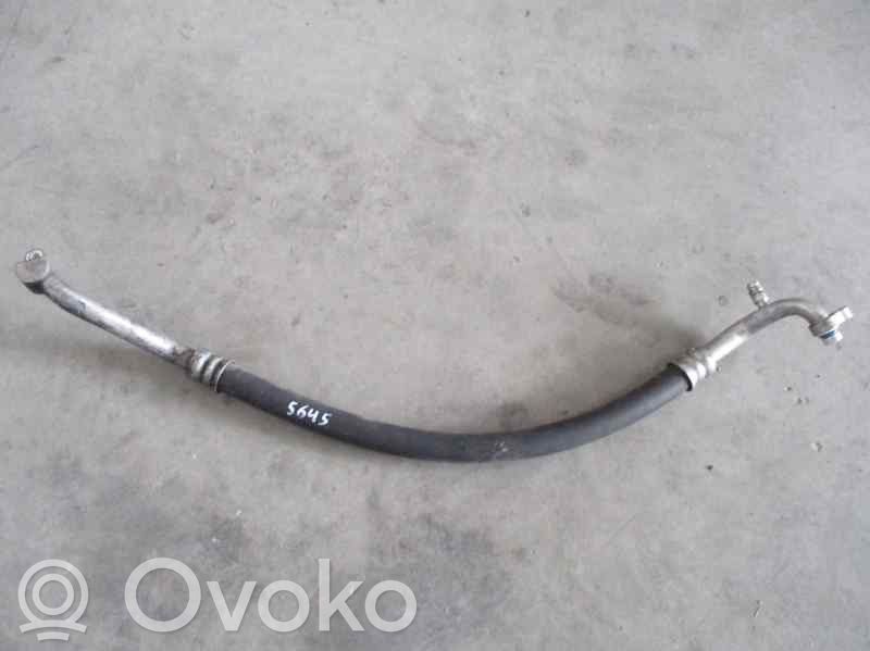 KIA Sorento Ilmastointilaitteen putki (A/C)