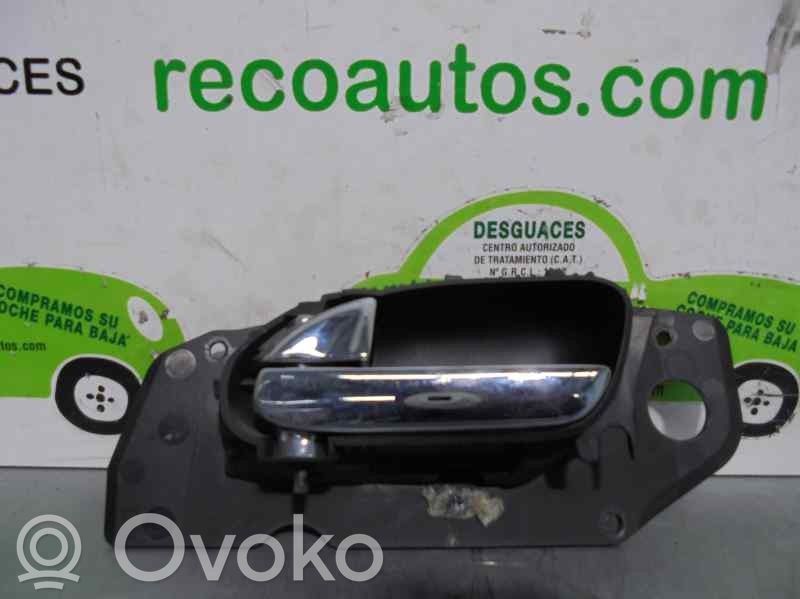 Peugeot 607 Front door interior handle 