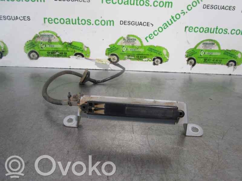Toyota Prius (XW20) Radio antena 