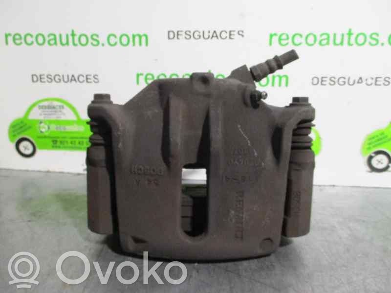 Renault Scenic II -  Grand scenic II Zacisk hamulcowy przedni 