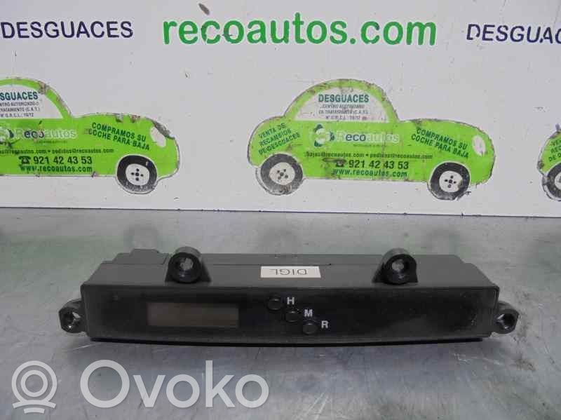 KIA Rio Uhr 