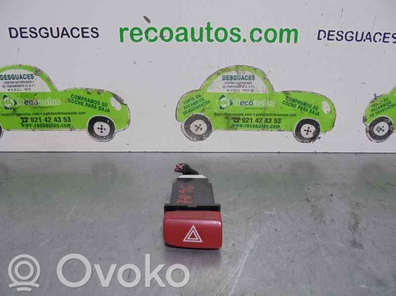 Botón interruptor de luz de peligro   864W0140