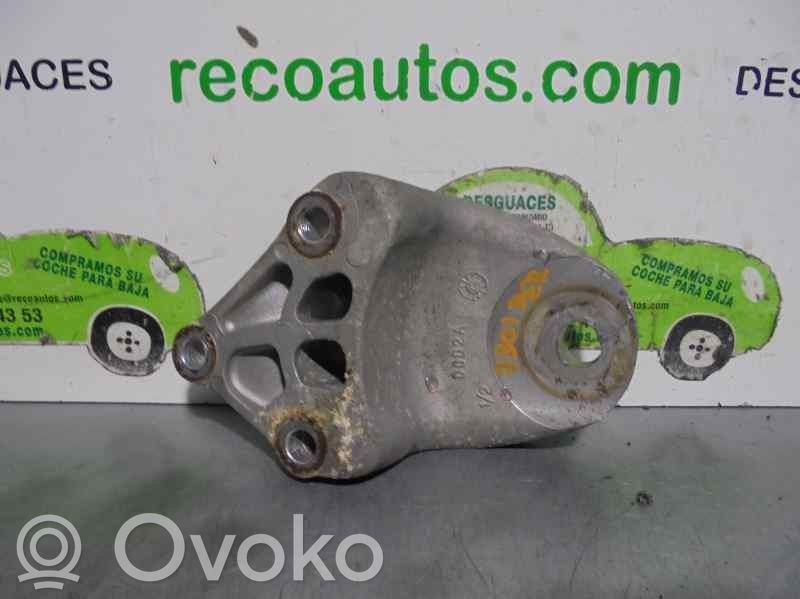 Jaguar X-Type Engine mount bracket 