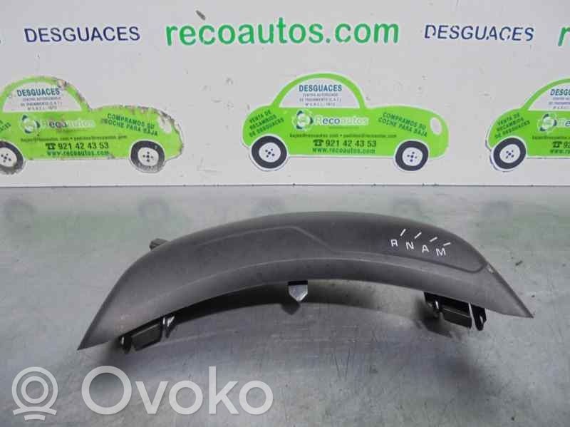 Citroen C4 Grand Picasso Contour de levier de vitesses