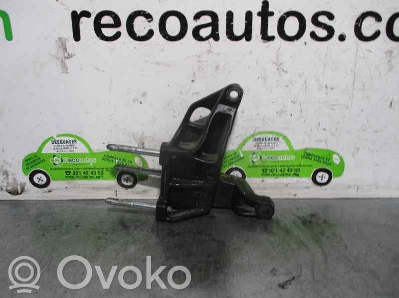 Opel Vectra B Engine mount bracket 