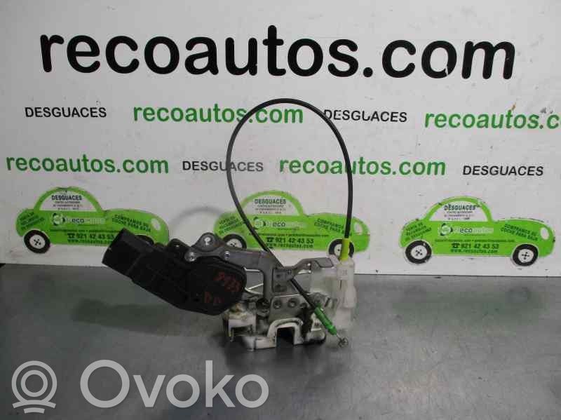 Peugeot 107 Priekšpusē slēdzene 