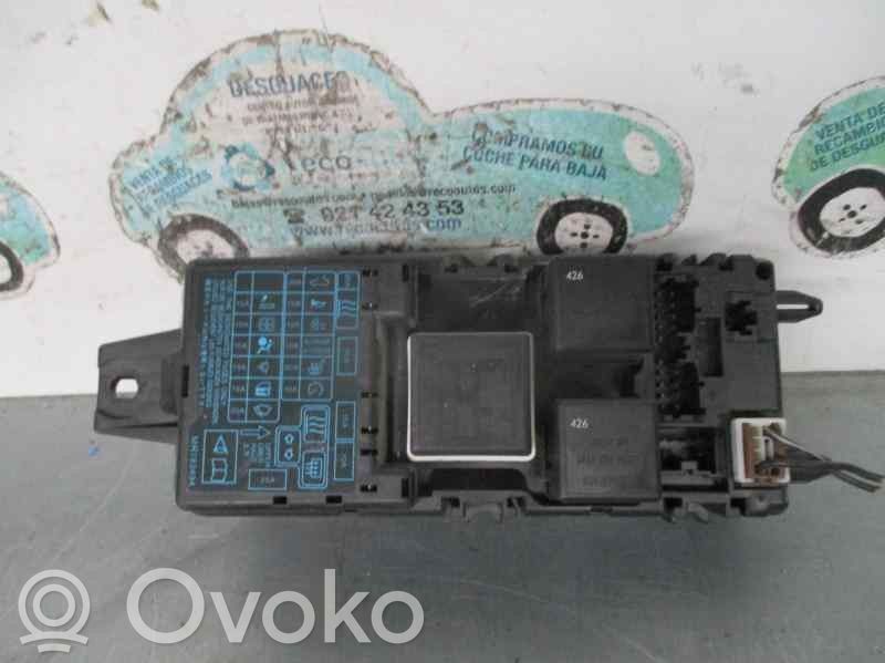 Mitsubishi Carisma Juego de caja de fusibles 