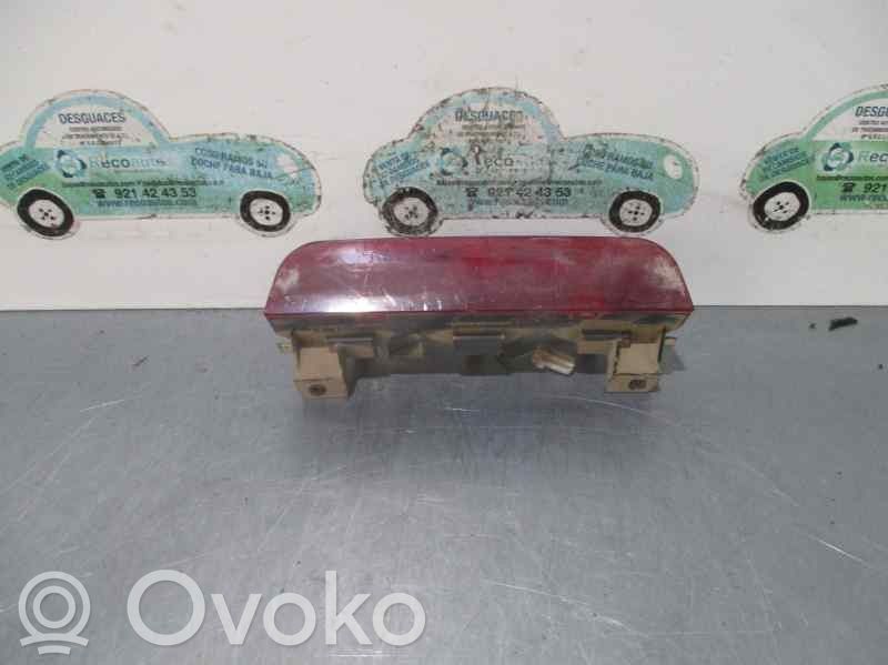 Mitsubishi Montero Kolmas/lisäjarruvalo 