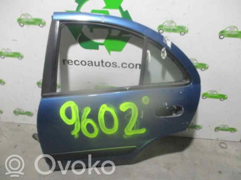 Nissan Almera N16 Puerta trasera