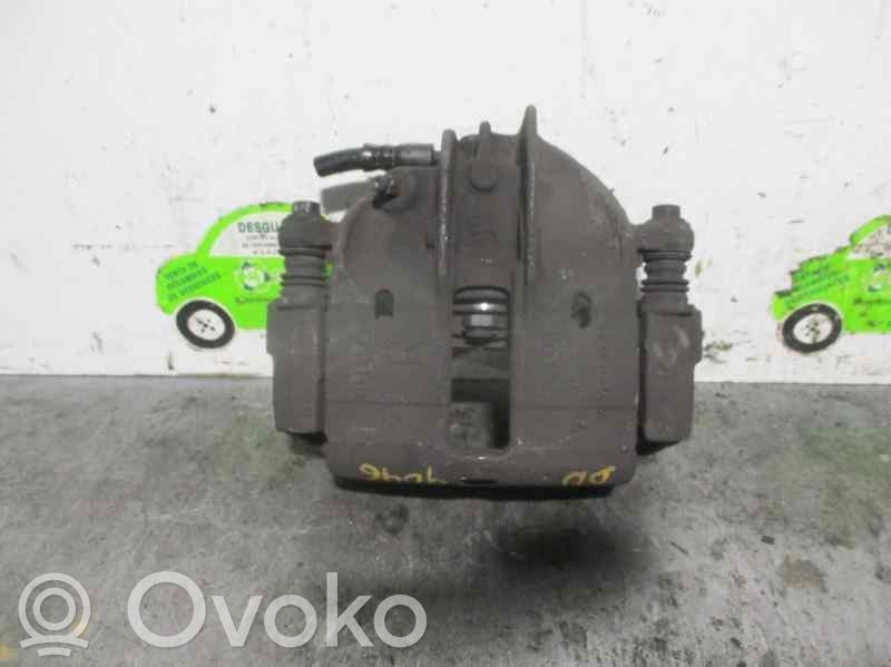 Mitsubishi Carisma Zacisk hamulcowy przedni 