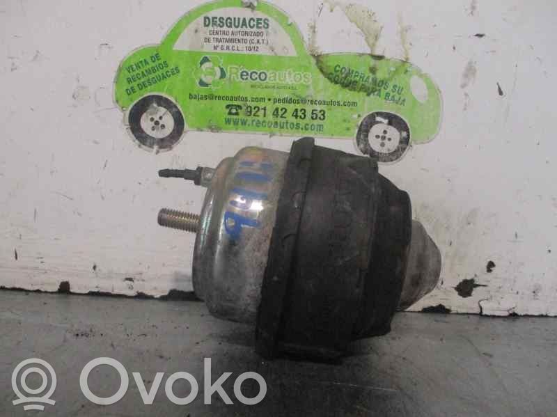 Moottorin kiinnikekorvake   8624754