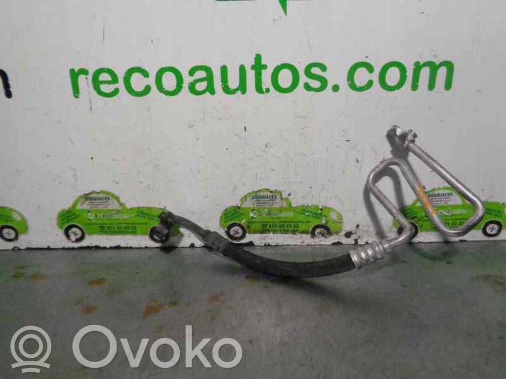 BMW 5 E39 Ilmastointilaitteen putki (A/C) 