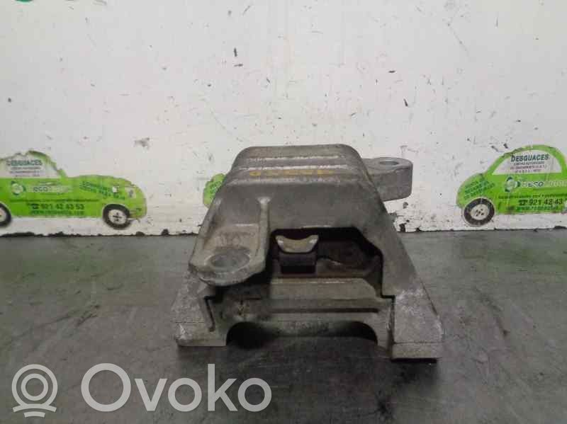 Opel Vectra C Engine mount bracket 