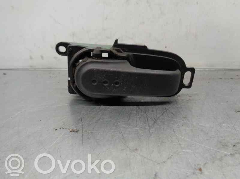 Nissan Note (E11) Front door interior handle 