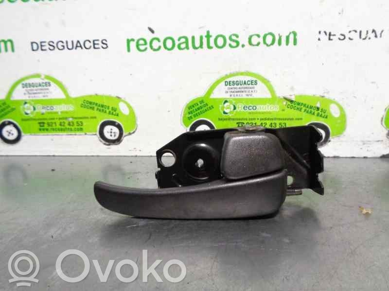 Hyundai Trajet Manecilla interna puerta trasera