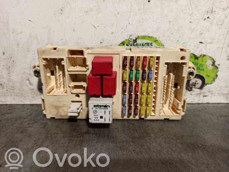Fiat Stilo Juego de caja de fusibles 