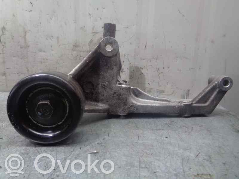 KIA Sorento Soporte del alternador 