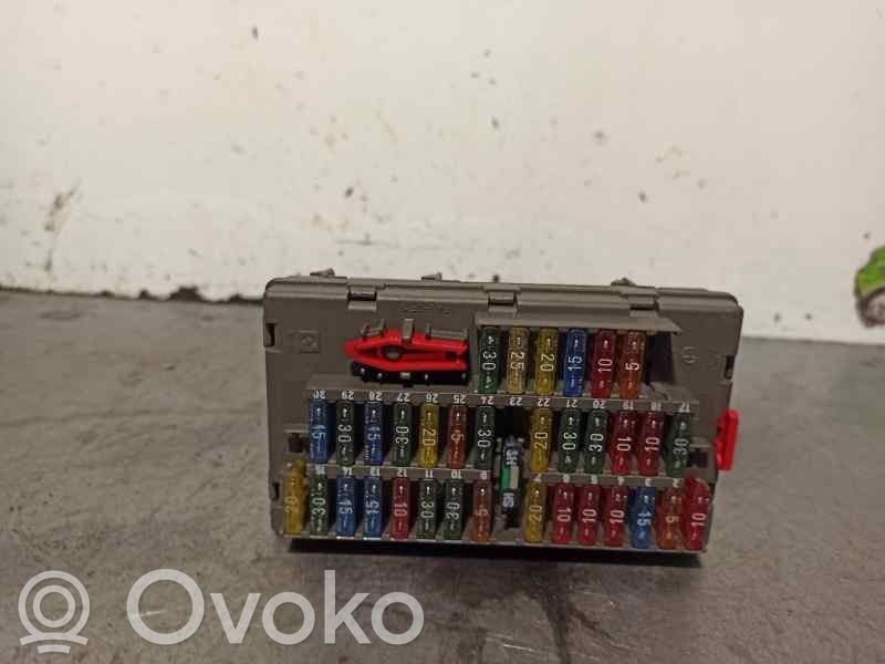 Peugeot 306 Skrzynka bezpieczników / Komplet 