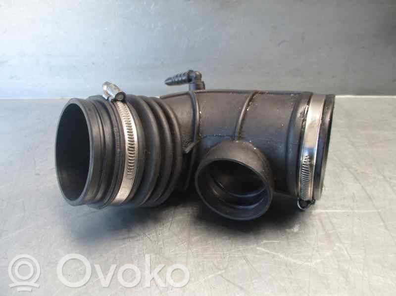 Ilmastointilaitteen putki (A/C)   13541435625