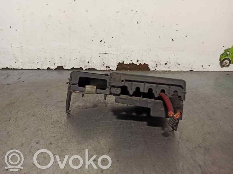 Opel Corsa D Juego de caja de fusibles 