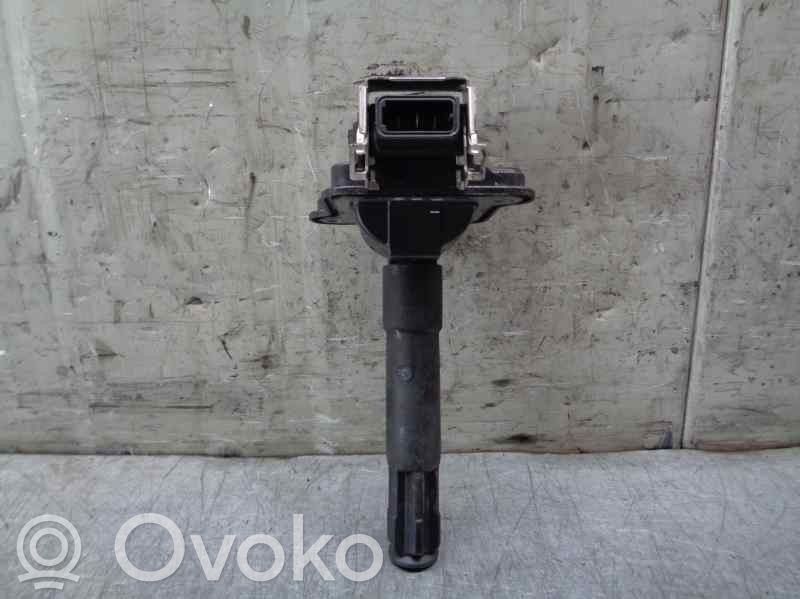 Audi A4 S4 B5 8D Cewka zapłonowa wysokiego napięcia 