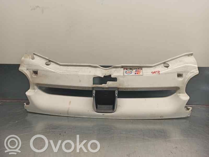 Peugeot Partner Front grill 