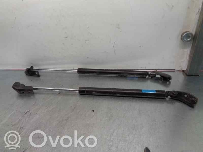 Mazda Premacy Tailgate/trunk strut/damper 