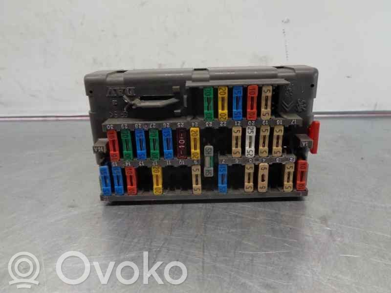 Peugeot Partner Juego de caja de fusibles 