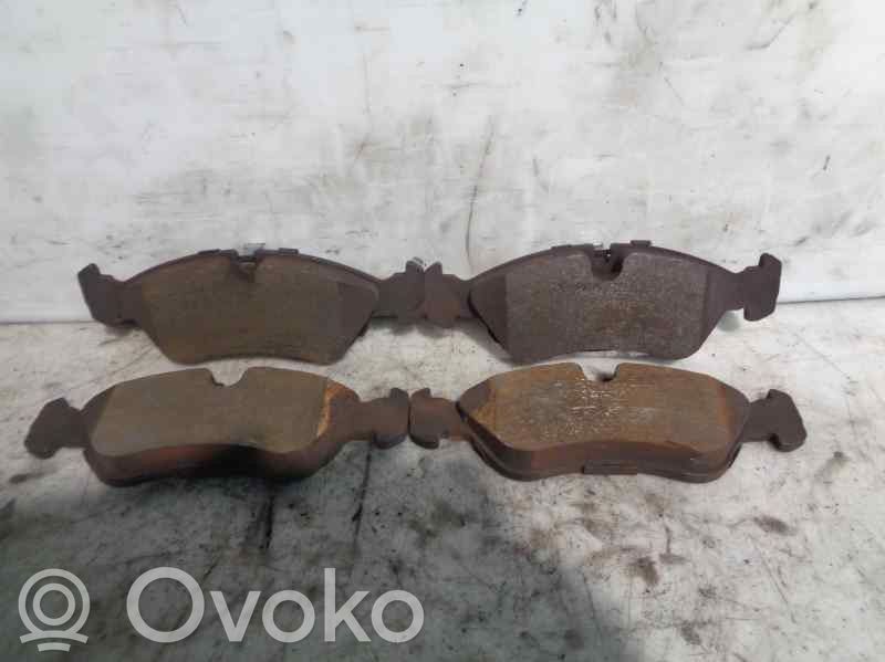 Brake pads (front)