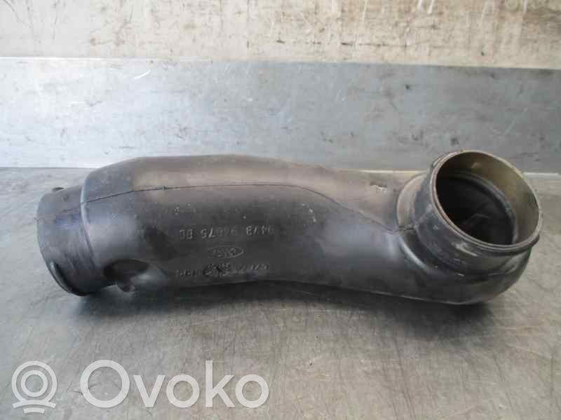 Ilmastointilaitteen putki (A/C)   94VB9A675BC