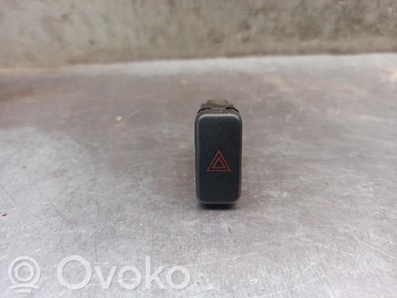 Mazda 323 F Botón interruptor de luz de peligro 