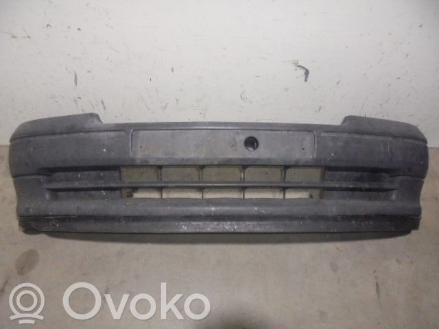 Renault Clio I Parachoques delantero 