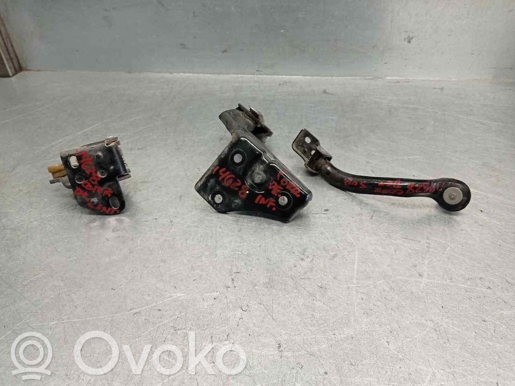 Tailgate/trunk/boot hinge   DECORREDERA,5PUERTAS