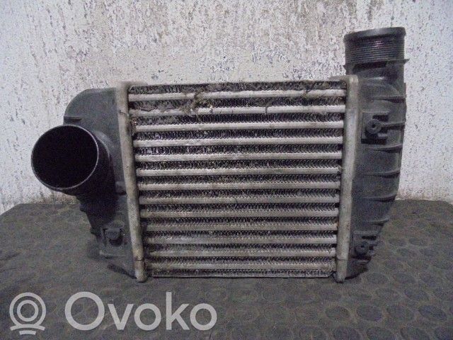 Audi A6 S6 C6 4F Chłodnica powietrza doładowującego / Intercooler 