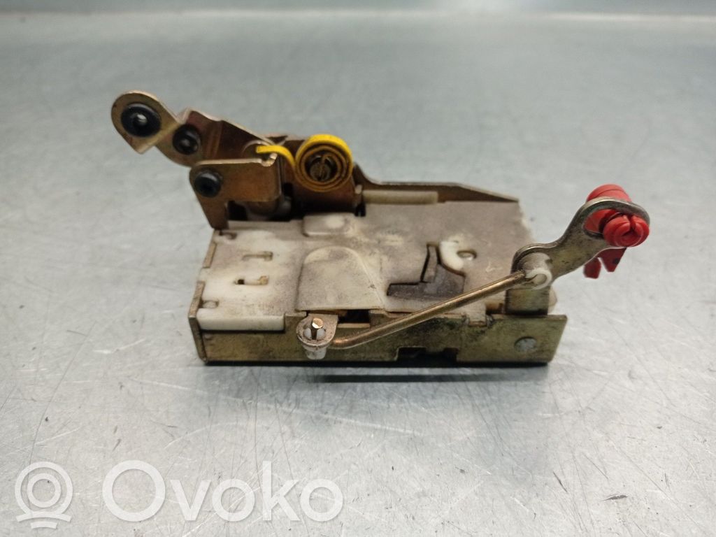 Ford Escort Takaoven lukko 