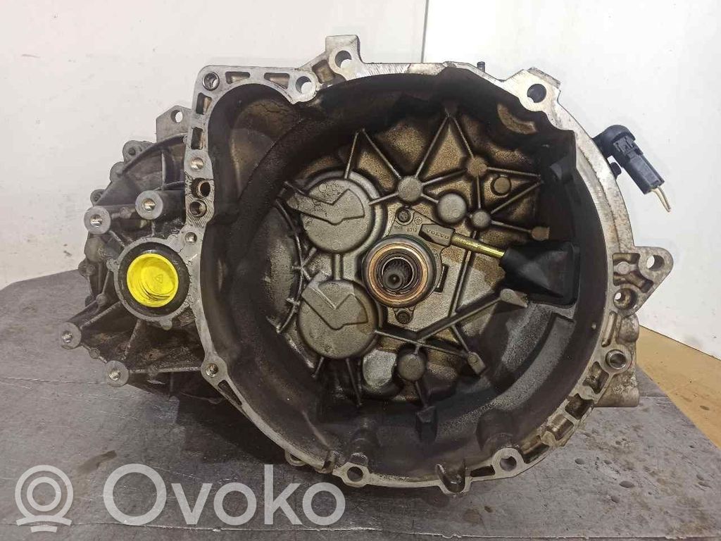 Manualna 5-biegowa skrzynia biegów   P30616141,T120125,T120125