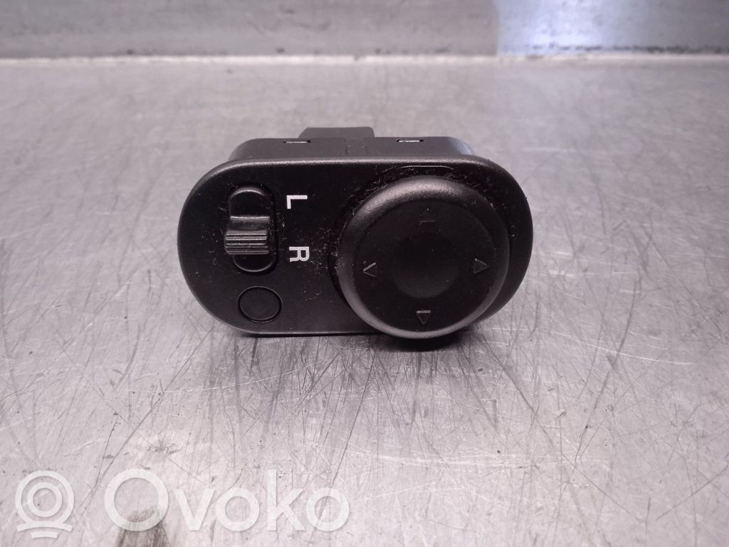 Chevrolet Lacetti Wing mirror switch 