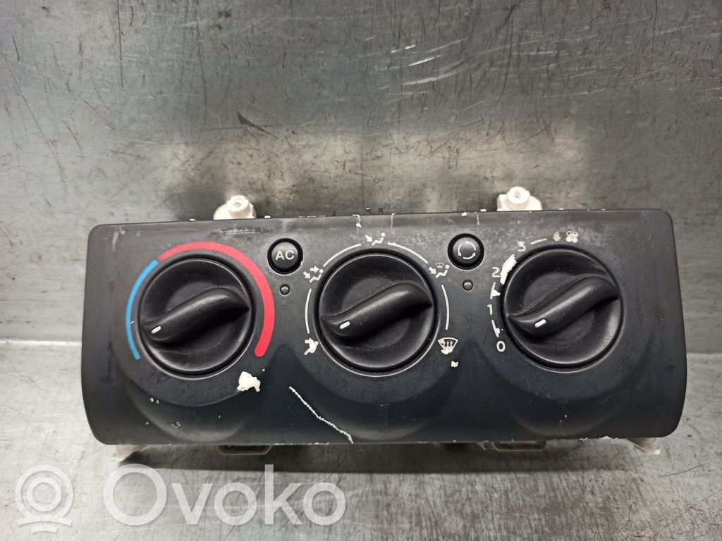 Renault Clio III Air conditioner control unit module 
