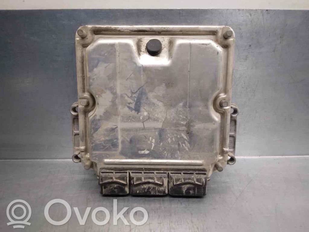 Engine control unit/module   8200119842,0281010633,BOSCH