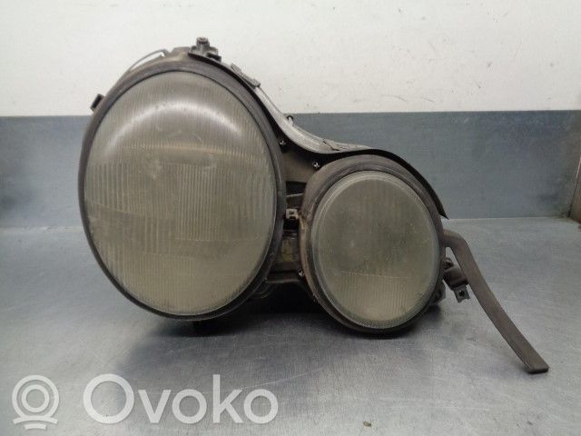 Mercedes-Benz E W210 Phare frontale 