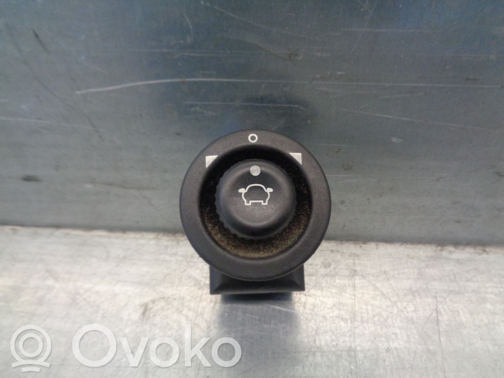 Interruptor del espejo lateral   93BG17B676BB