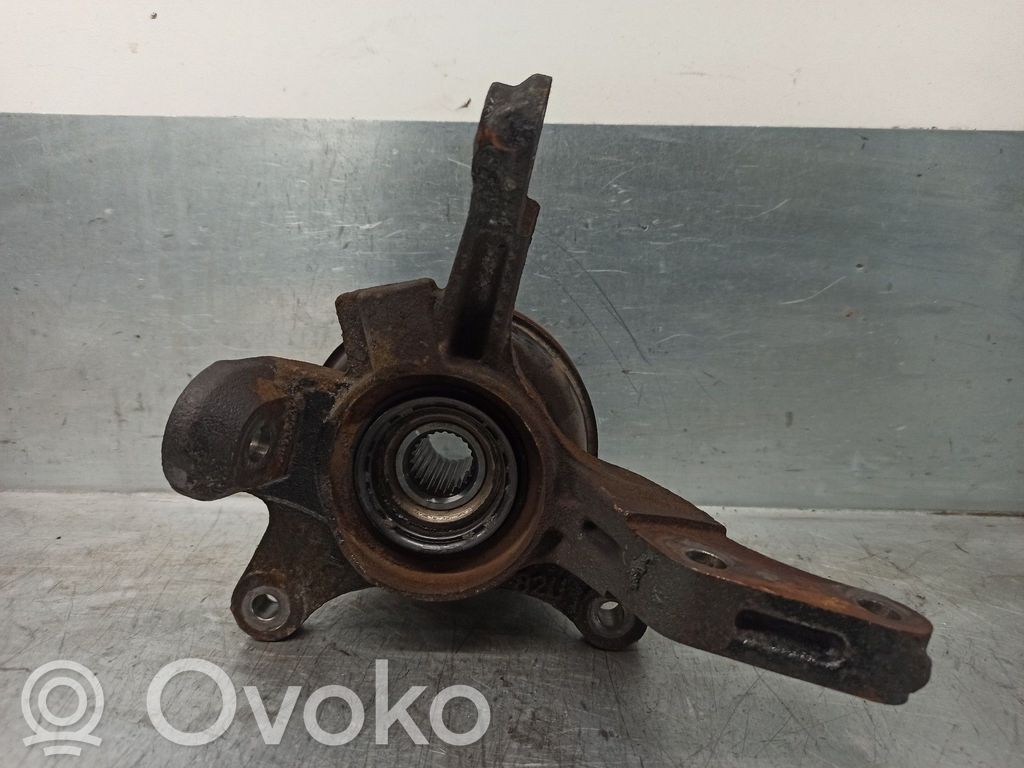 Nissan Micra Achsschenkel vorne