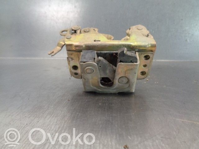 Opel Kadett E Galinių durų spyna 