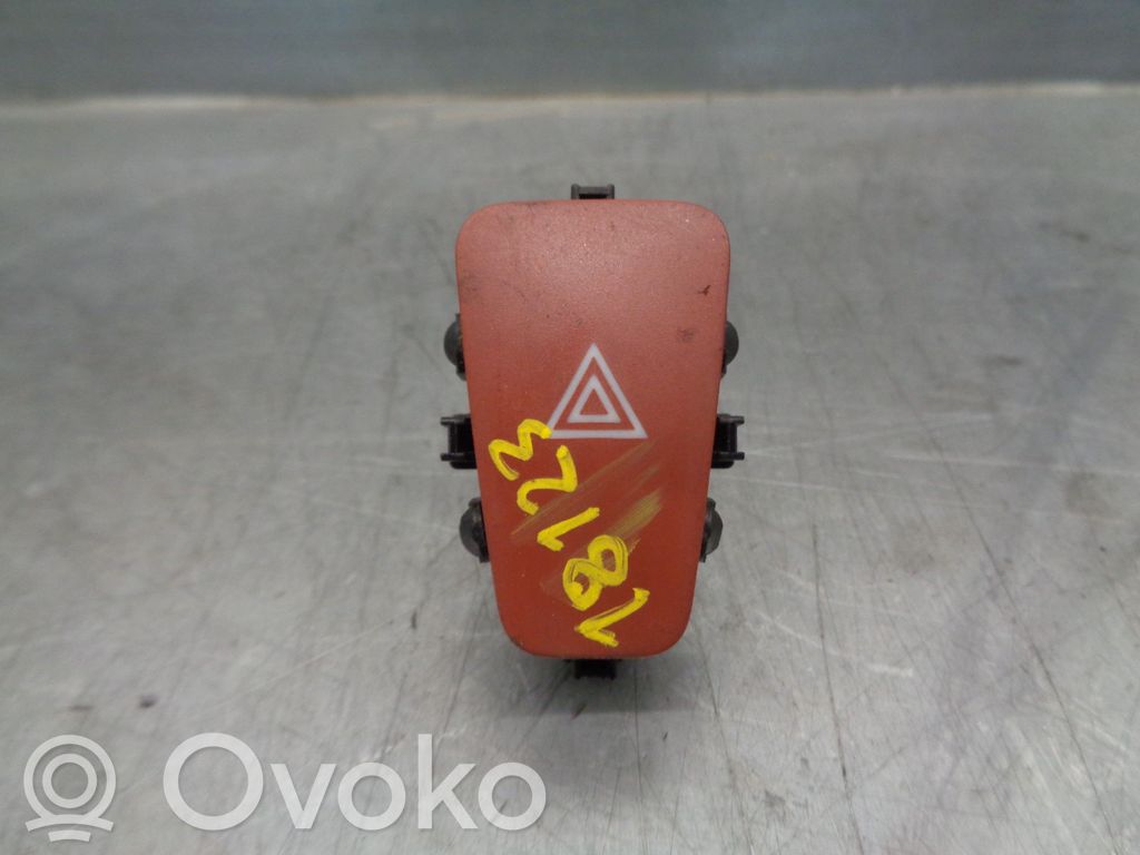 Fiat Croma Botón interruptor de luz de peligro 