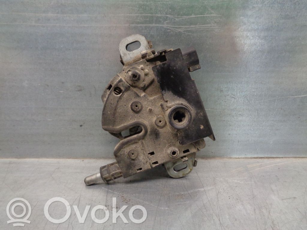 Ford Focus Tie down hook / loop 